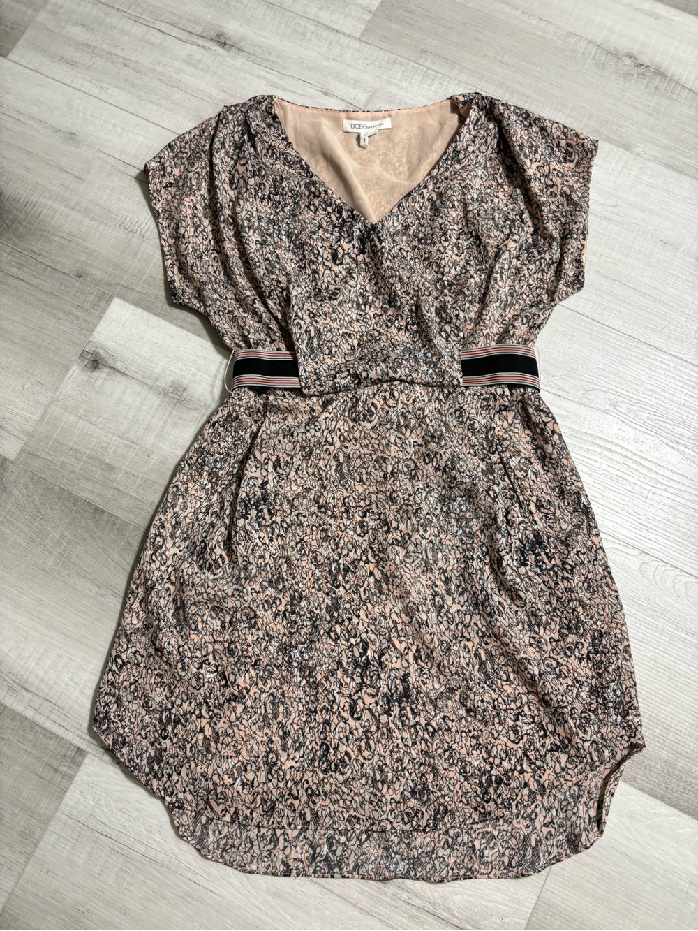 BCBG Generation Dress Size M Peach Black Floral Belted